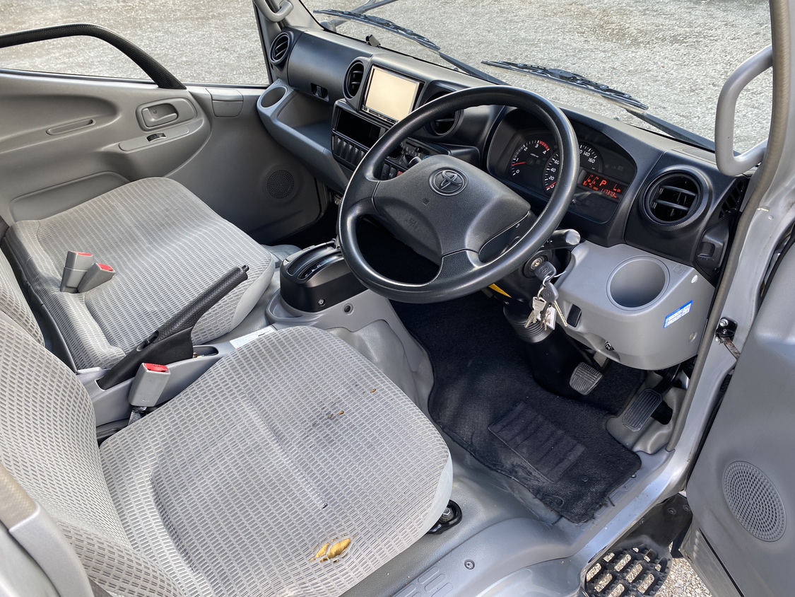 H29年式、ダイナ、アルミバン、車検付|中古トラックの販売・買取・査定のアイナビ