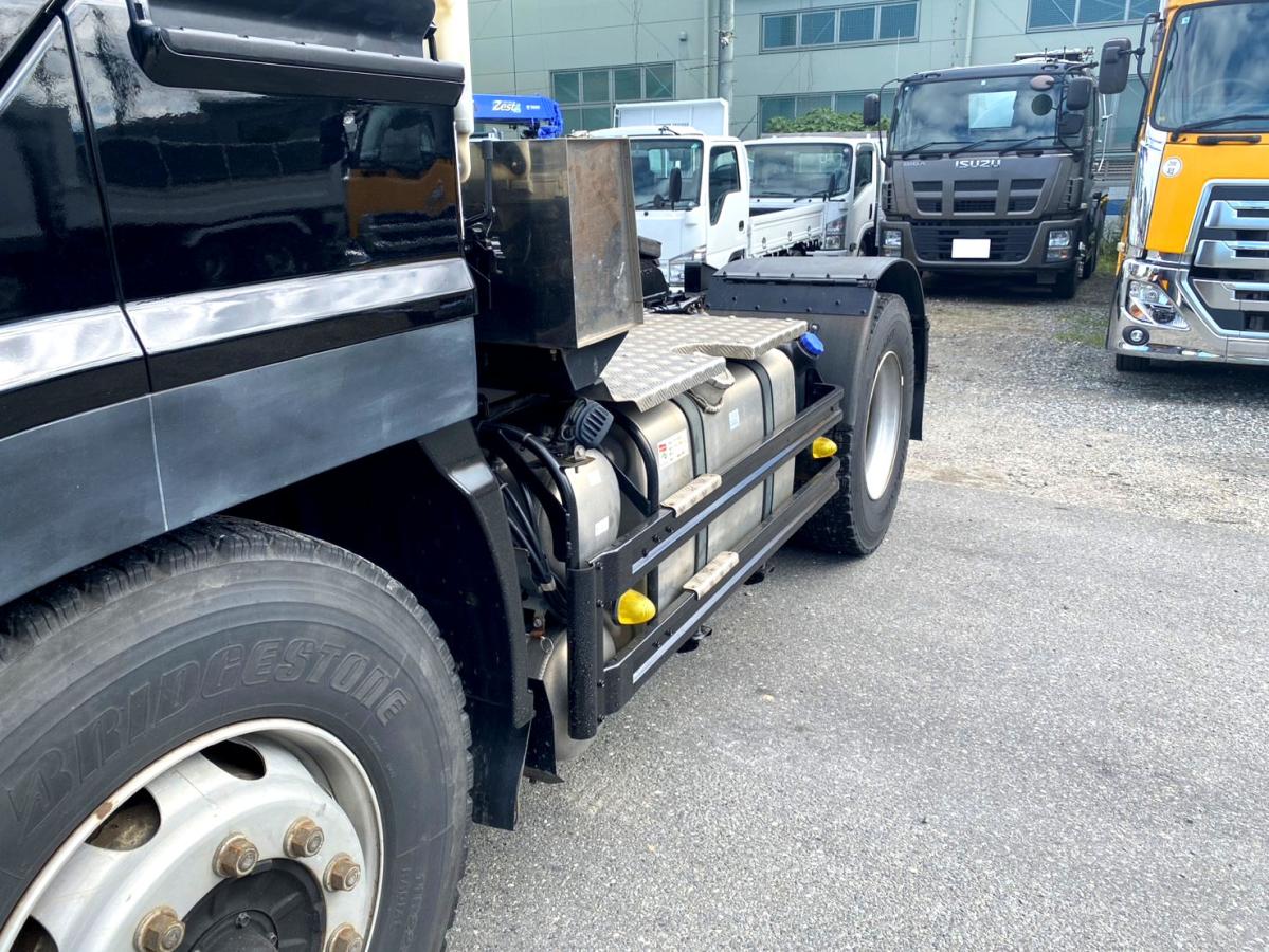 平成29年いすゞギガトラクタヘッドハイルーフQKG-EXD52BD|中古トラックの販売・買取・査定のアイナビ