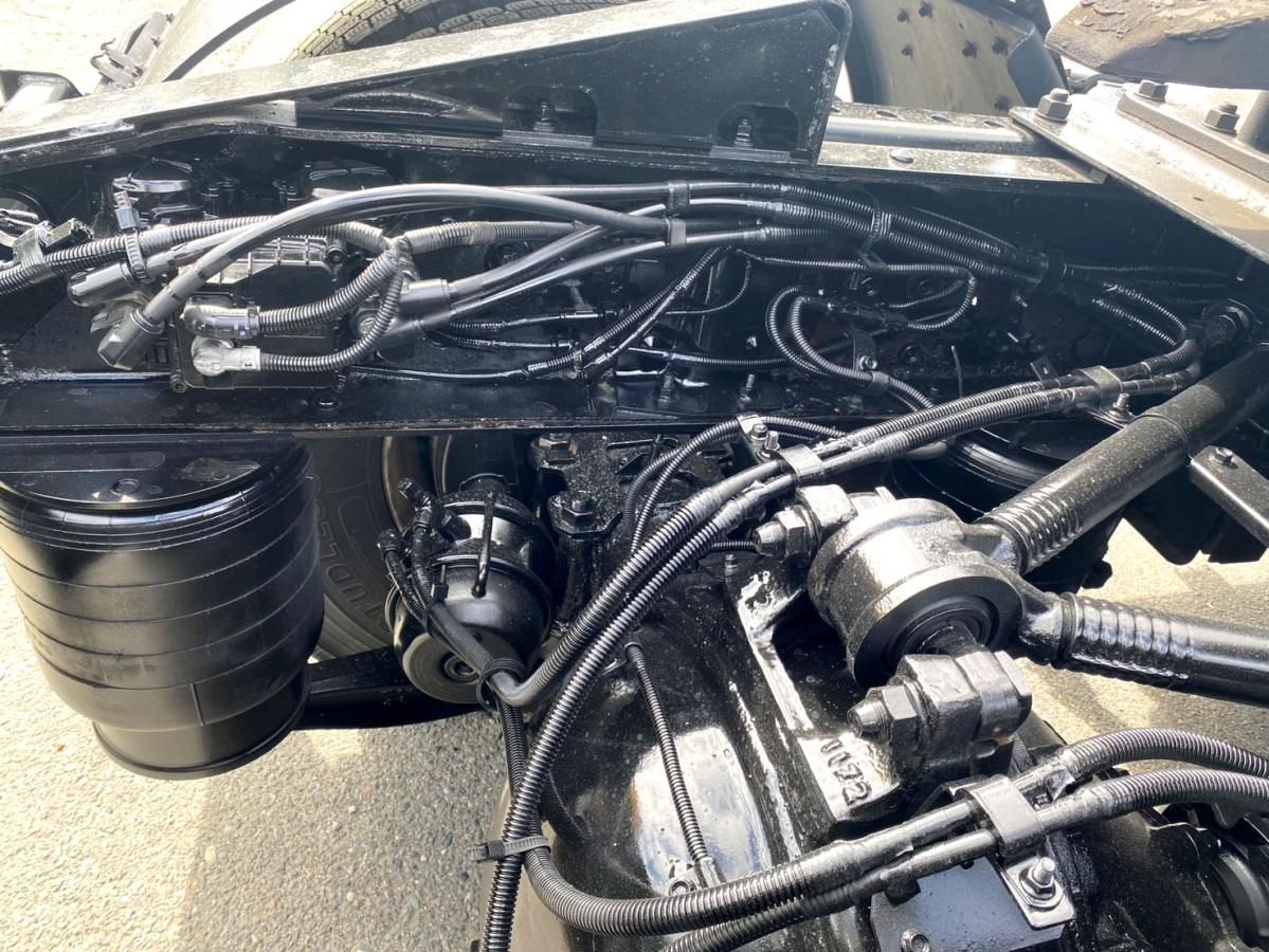 平成29年いすゞギガトラクタヘッドハイルーフQKG-EXD52BD|中古トラックの販売・買取・査定のアイナビ