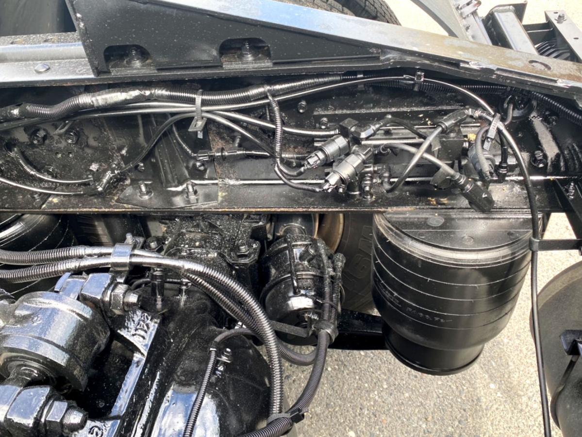 平成29年いすゞギガトラクタヘッドハイルーフQKG-EXD52BD|中古トラックの販売・買取・査定のアイナビ