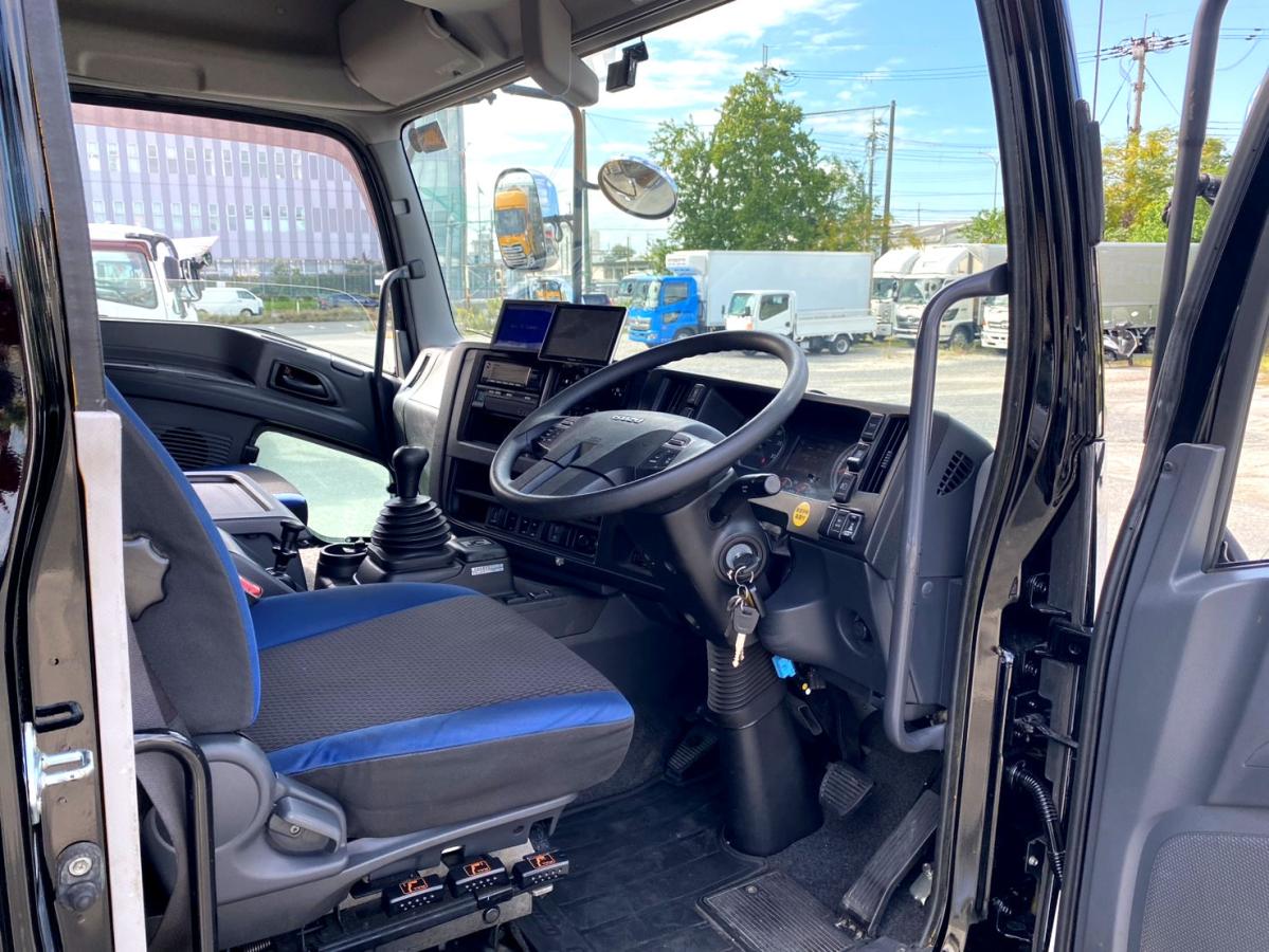 平成29年いすゞギガトラクタヘッドハイルーフQKG-EXD52BD|中古トラックの販売・買取・査定のアイナビ