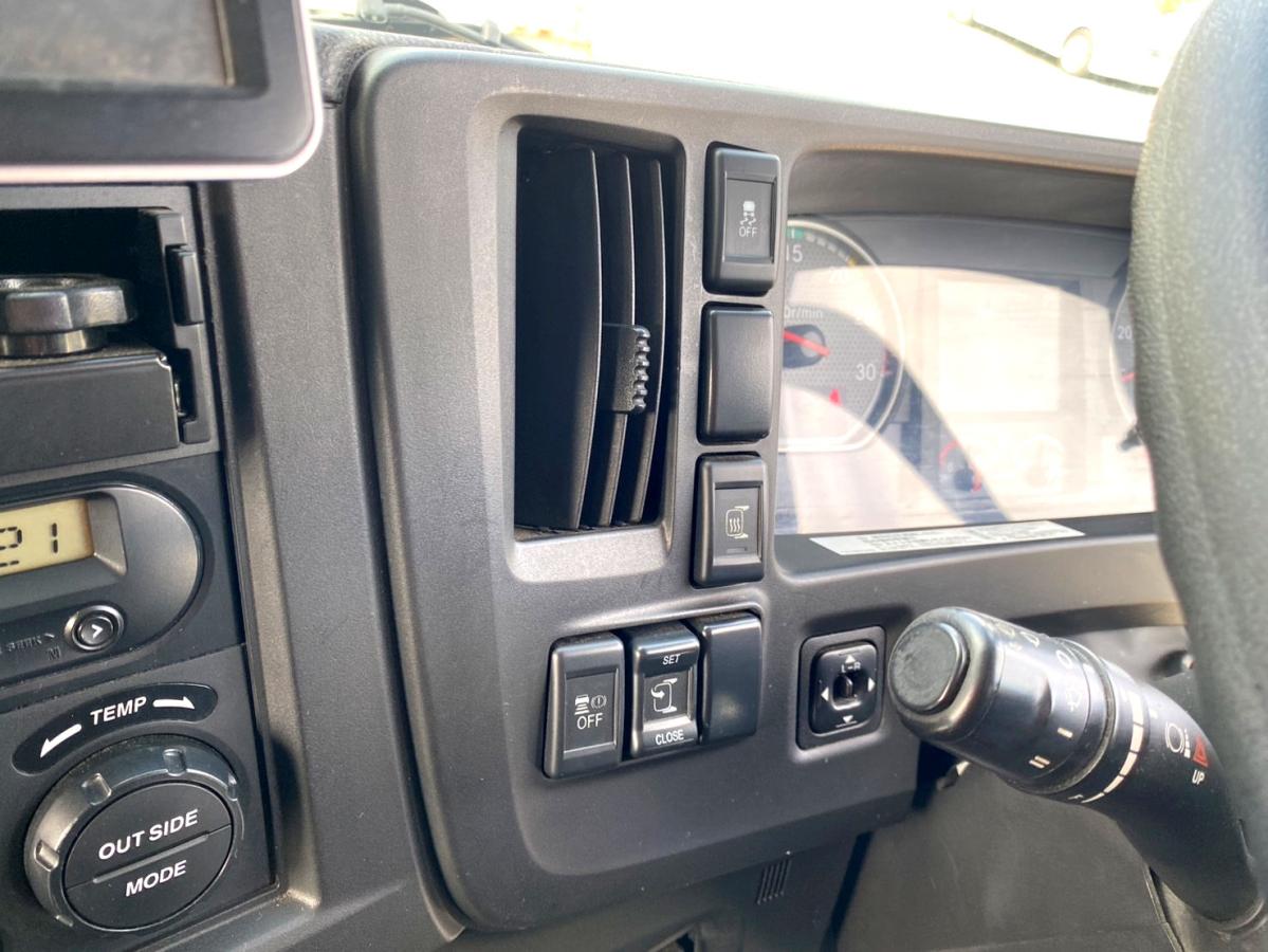 平成29年いすゞギガトラクタヘッドハイルーフQKG-EXD52BD|中古トラックの販売・買取・査定のアイナビ