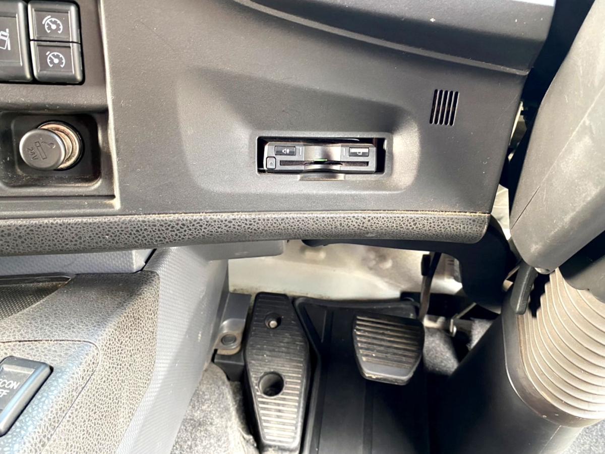 平成29年いすゞギガトラクタヘッドハイルーフQKG-EXD52BD|中古トラックの販売・買取・査定のアイナビ