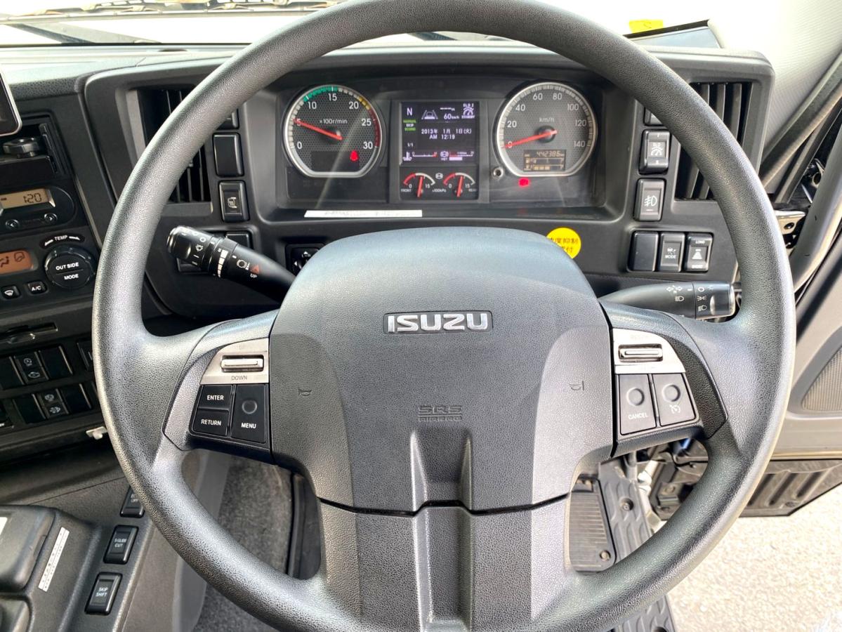 平成29年いすゞギガトラクタヘッドハイルーフQKG-EXD52BD|中古トラックの販売・買取・査定のアイナビ