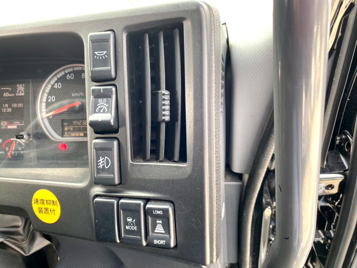 平成29年いすゞギガトラクタヘッドハイルーフQKG-EXD52BD|中古トラックの販売・買取・査定のアイナビ