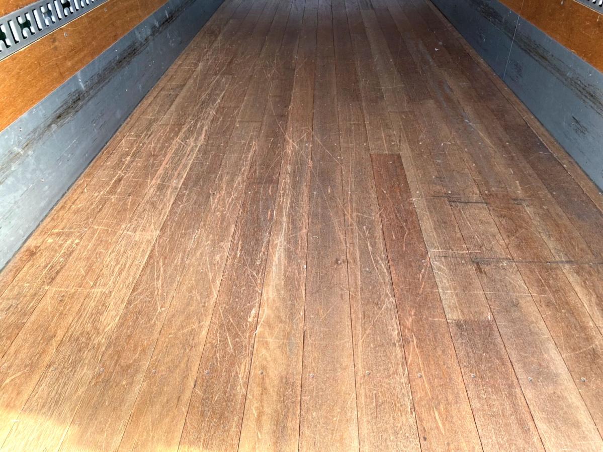 平成27年いすゞエルフ2tアルミバンPG標準ロングTKG-NMR85AN|中古トラックの販売・買取・査定のアイナビ