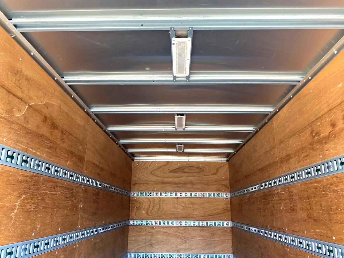 平成27年いすゞエルフ2tアルミバンPG標準ロングTKG-NMR85AN|中古トラックの販売・買取・査定のアイナビ