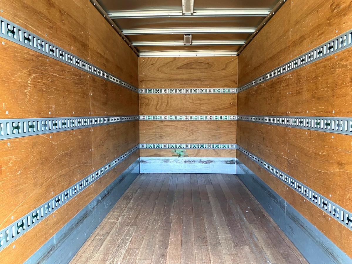 平成27年いすゞエルフ2tアルミバンPG標準ロングTKG-NMR85AN|中古トラックの販売・買取・査定のアイナビ