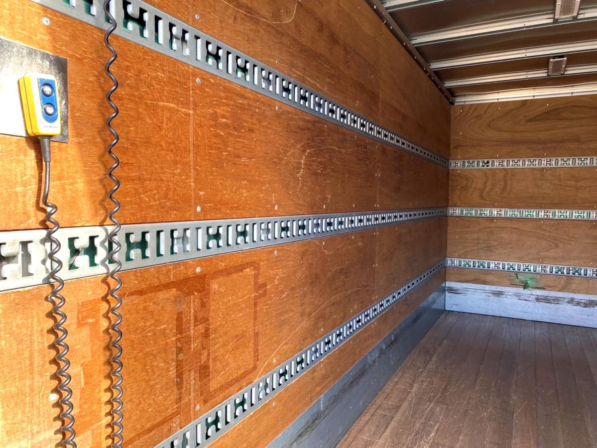 平成27年いすゞエルフ2tアルミバンPG標準ロングTKG-NMR85AN|中古トラックの販売・買取・査定のアイナビ