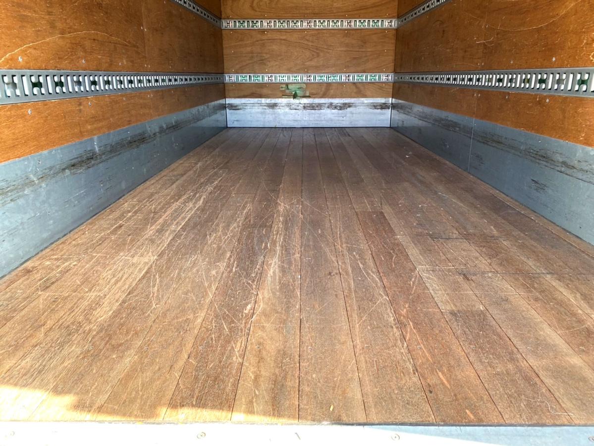 平成27年いすゞエルフ2tアルミバンPG標準ロングTKG-NMR85AN|中古トラックの販売・買取・査定のアイナビ