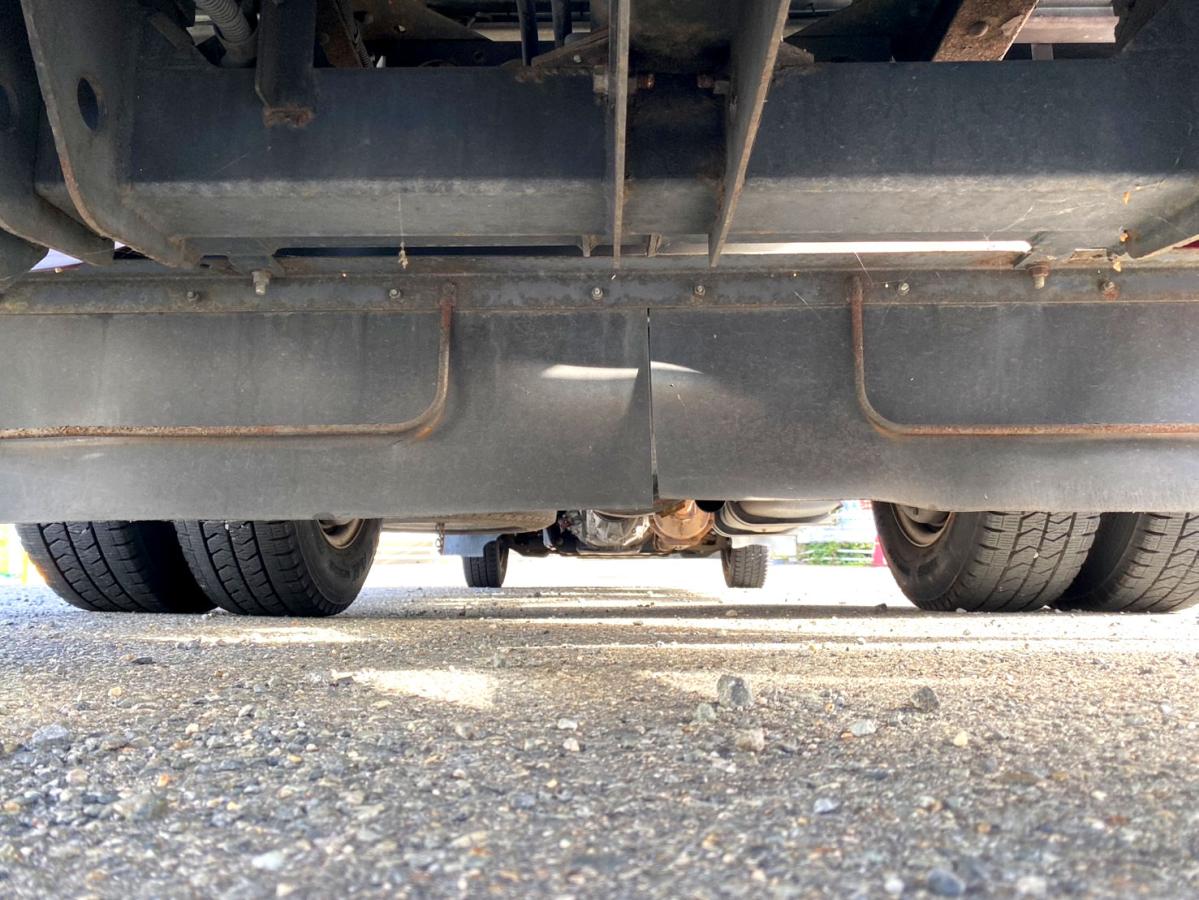 平成27年いすゞエルフ2tアルミバンPG標準ロングTKG-NMR85AN|中古トラックの販売・買取・査定のアイナビ