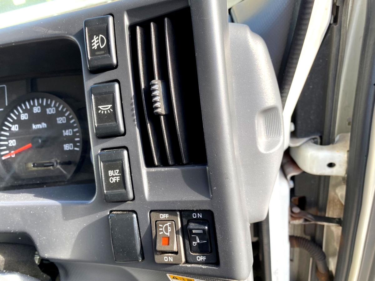 平成27年いすゞエルフ2tアルミバンPG標準ロングTKG-NMR85AN|中古トラックの販売・買取・査定のアイナビ