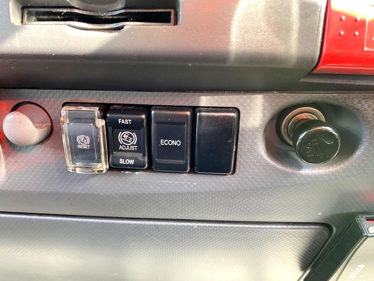 平成27年いすゞエルフ2tアルミバンPG標準ロングTKG-NMR85AN|中古トラックの販売・買取・査定のアイナビ