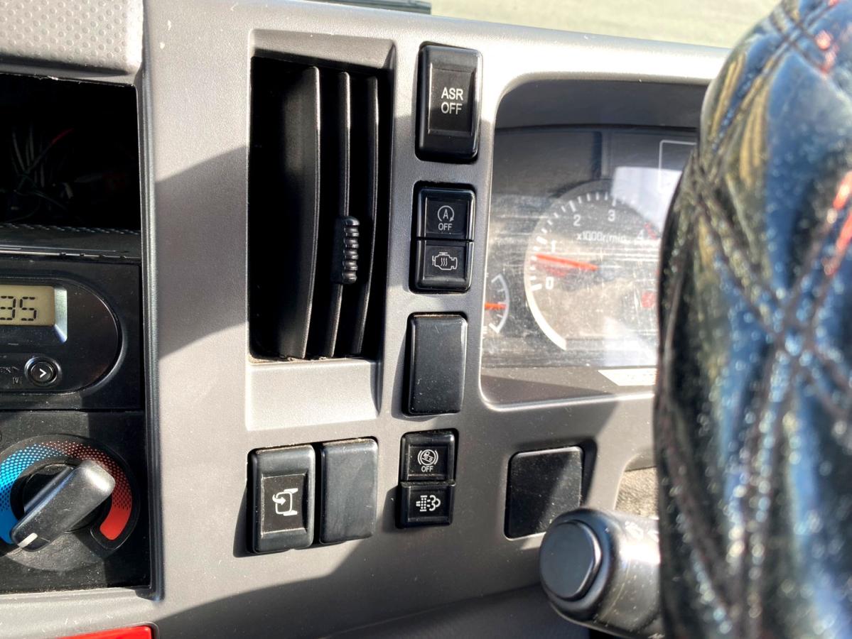 平成27年いすゞエルフ2tアルミバンPG標準ロングTKG-NMR85AN|中古トラックの販売・買取・査定のアイナビ