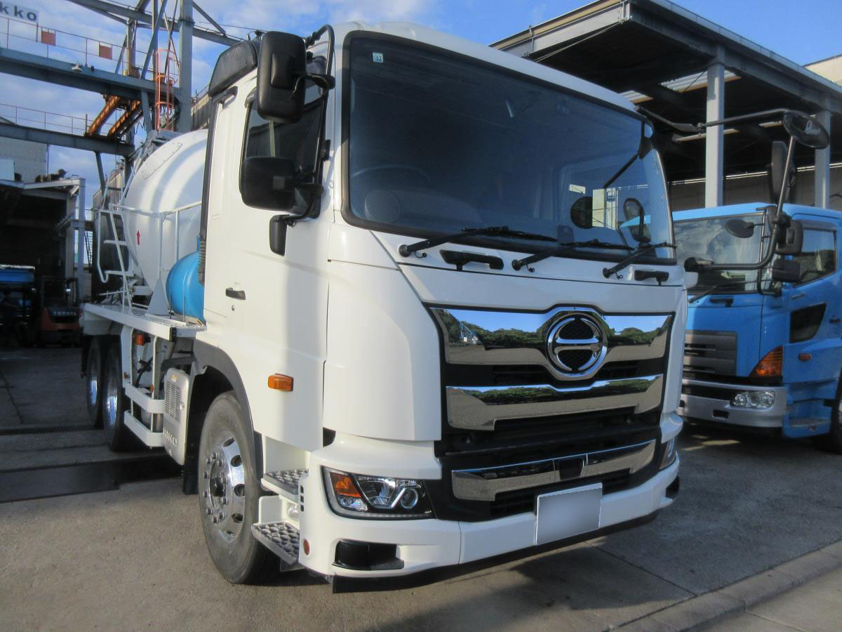 プロフィア車検付きミキサー車|中古トラックの販売・買取・査定のアイナビ