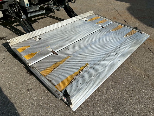 東プレR404A6200ワイド左サイド扉240馬力6速MT|中古トラックの販売・買取・査定のアイナビ