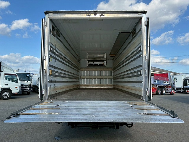 東プレR404A6200ワイド左サイド扉240馬力6速MT|中古トラックの販売・買取・査定のアイナビ