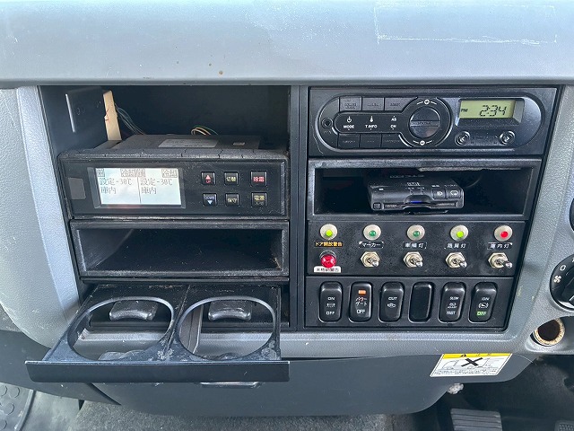 東プレR404A6200ワイド左サイド扉240馬力6速MT|中古トラックの販売・買取・査定のアイナビ