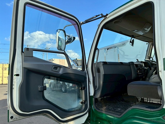 東プレR404A6200ワイド左サイド扉240馬力6速MT|中古トラックの販売・買取・査定のアイナビ