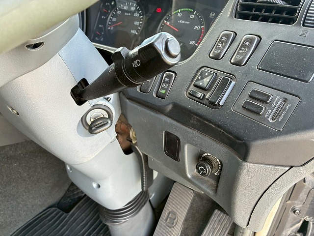 菱重コールドチェーンTU100SAサブエンジンサイド観音扉|中古トラックの販売・買取・査定のアイナビ