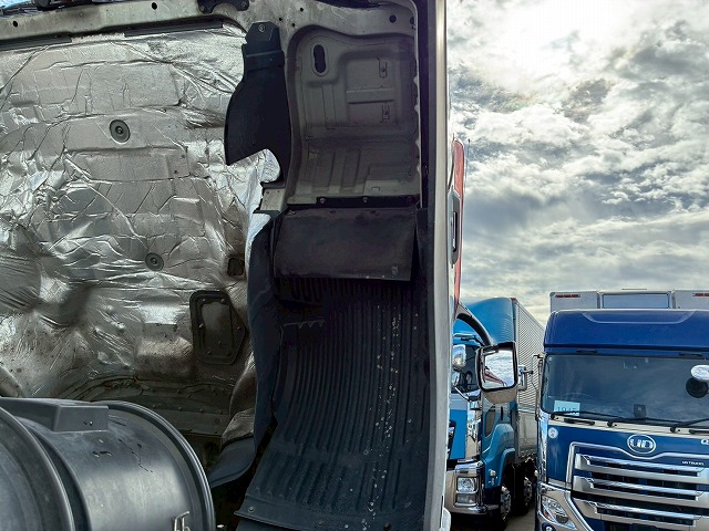 菱重コールドチェーンTU100SAサブエンジンサイド観音扉|中古トラックの販売・買取・査定のアイナビ