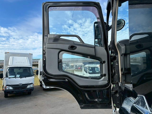 菱重コールドチェーンTU100SAサブエンジンサイド観音扉|中古トラックの販売・買取・査定のアイナビ