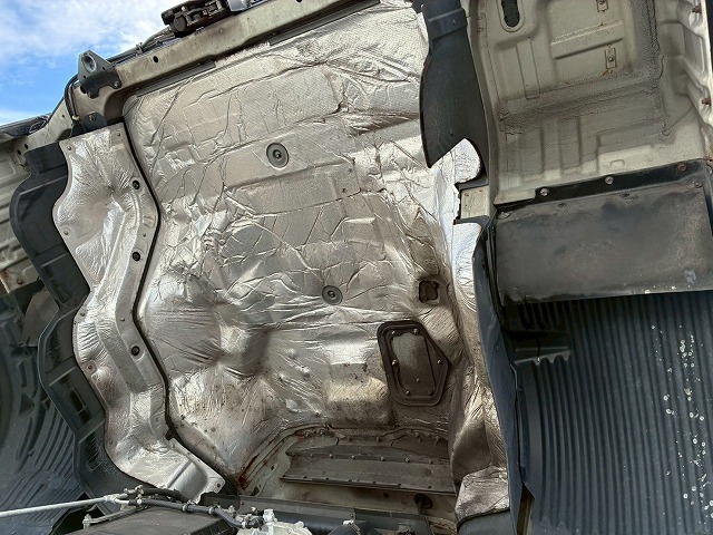 菱重コールドチェーンTU100SAサブエンジンサイド観音扉|中古トラックの販売・買取・査定のアイナビ