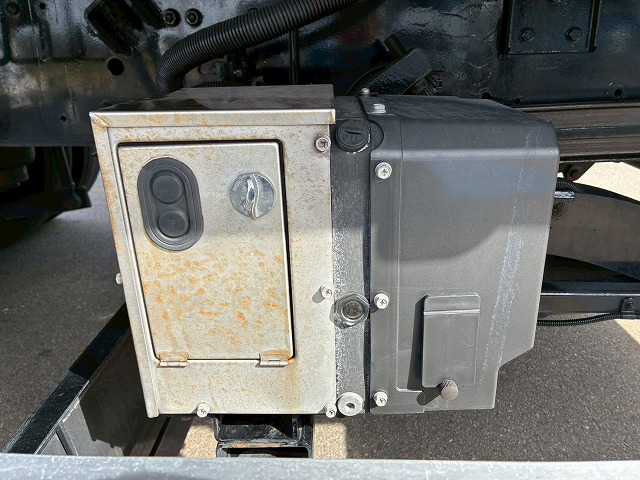 菱重コールドチェーンTU100SAサブエンジンサイド観音扉|中古トラックの販売・買取・査定のアイナビ