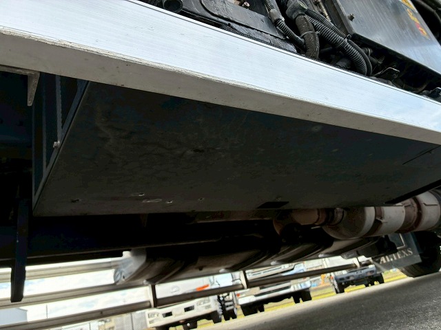 菱重コールドチェーンTU100SAサブエンジンサイド観音扉|中古トラックの販売・買取・査定のアイナビ