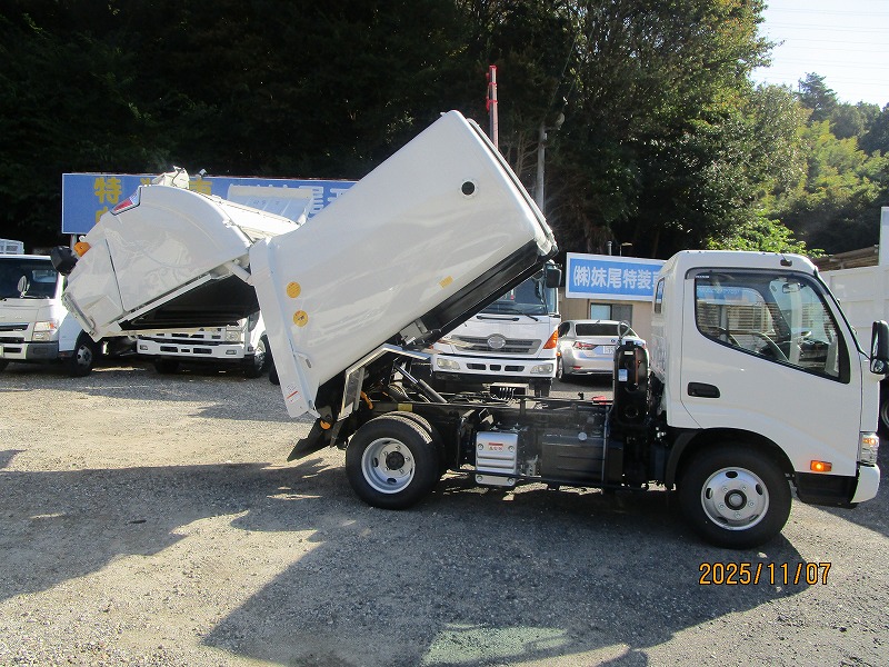 塵芥車 極東開発 回転式 4.7㎥ 未使用車|中古トラックの販売・買取・査定のアイナビ