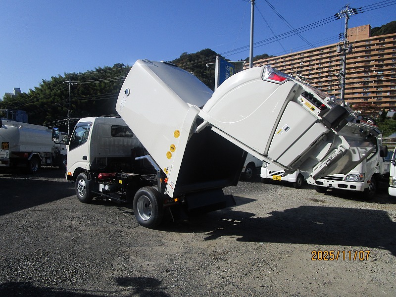 塵芥車 極東開発 回転式 4.7㎥ 未使用車|中古トラックの販売・買取・査定のアイナビ