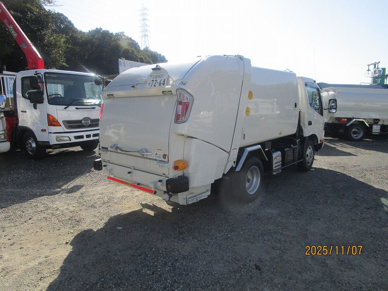 塵芥車 極東開発 回転式 4.7㎥ 未使用車|中古トラックの販売・買取・査定のアイナビ