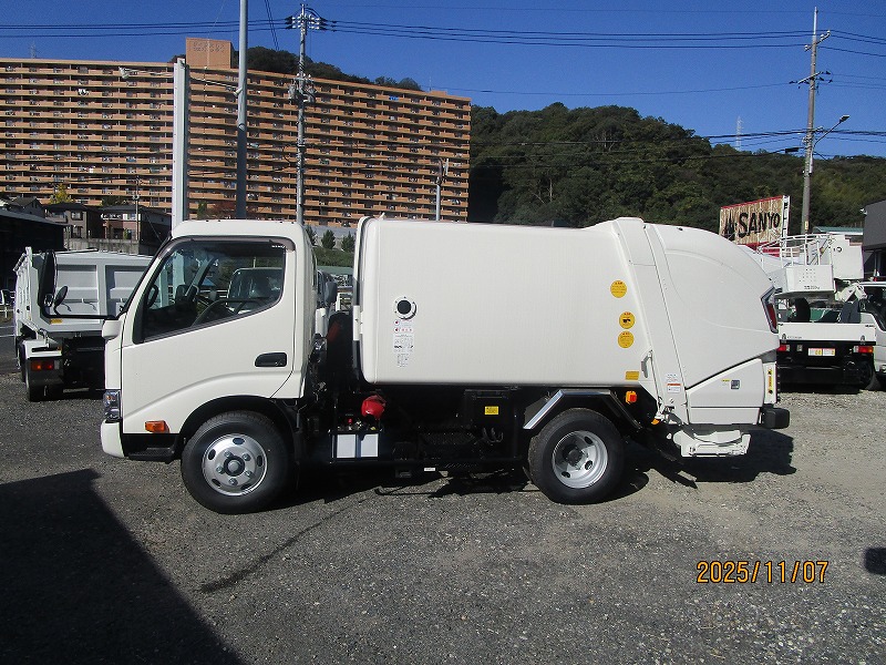 塵芥車 極東開発 回転式 4.7㎥ 未使用車|中古トラックの販売・買取・査定のアイナビ
