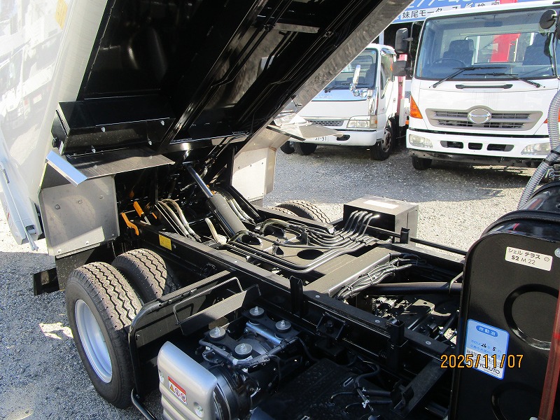 塵芥車 極東開発 回転式 4.7㎥ 未使用車|中古トラックの販売・買取・査定のアイナビ