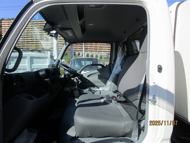 塵芥車 極東開発 回転式 4.7㎥ 未使用車|中古トラックの販売・買取・査定のアイナビ