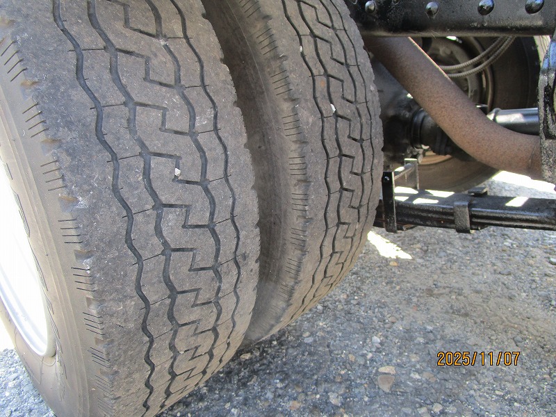 コンテナ専用車 新明和 外装塗装済|中古トラックの販売・買取・査定のアイナビ