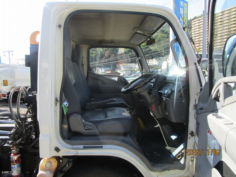 コンテナ専用車 新明和 外装塗装済|中古トラックの販売・買取・査定のアイナビ