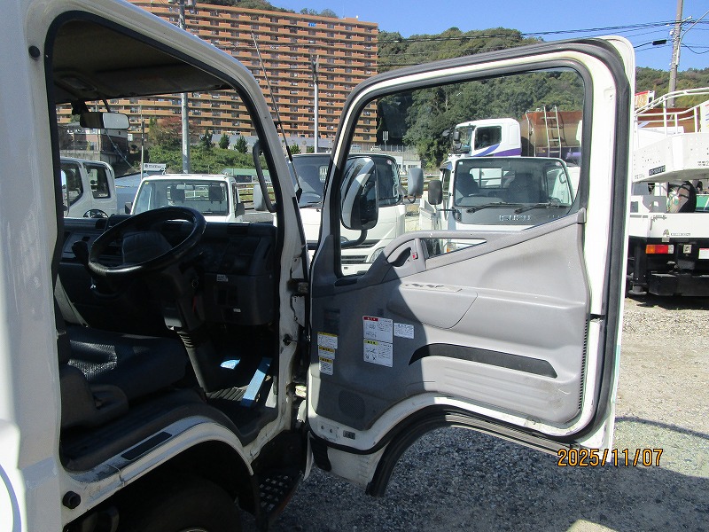 コンテナ専用車 新明和 外装塗装済|中古トラックの販売・買取・査定のアイナビ