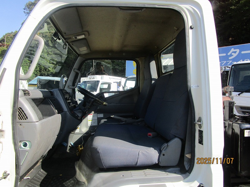 コンテナ専用車 新明和 外装塗装済|中古トラックの販売・買取・査定のアイナビ