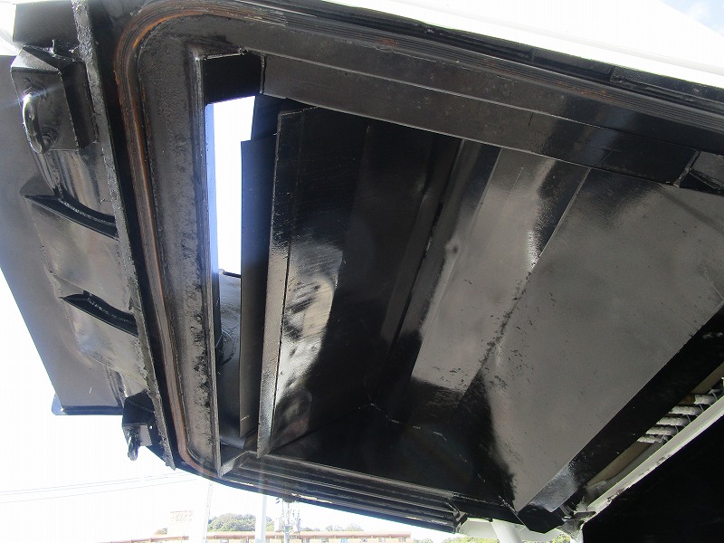 塵芥車 極東開発 回転式 4.3㎥|中古トラックの販売・買取・査定のアイナビ