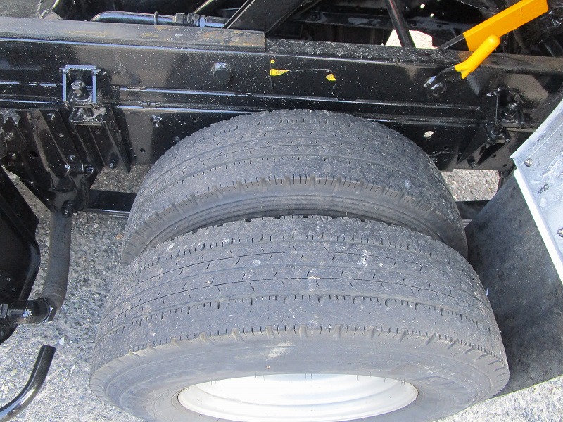 塵芥車 極東開発 回転式 4.3㎥|中古トラックの販売・買取・査定のアイナビ