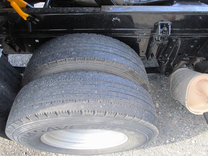 塵芥車 極東開発 回転式 4.3㎥|中古トラックの販売・買取・査定のアイナビ