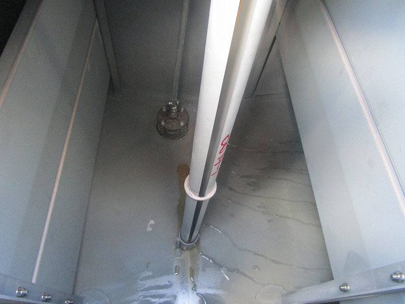 タンク車 極東開発 4KL 3室 未使用車|中古トラックの販売・買取・査定のアイナビ