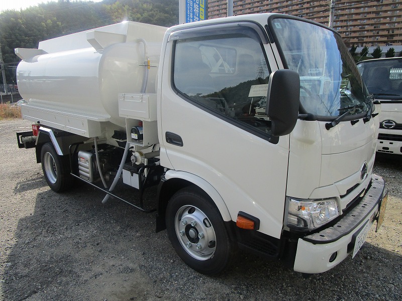 タンク車 極東開発 4KL 3室 未使用車|中古トラックの販売・買取・査定のアイナビ