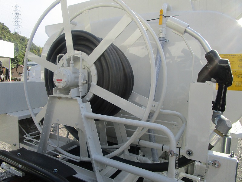 タンク車 極東開発 4KL 3室 未使用車|中古トラックの販売・買取・査定のアイナビ