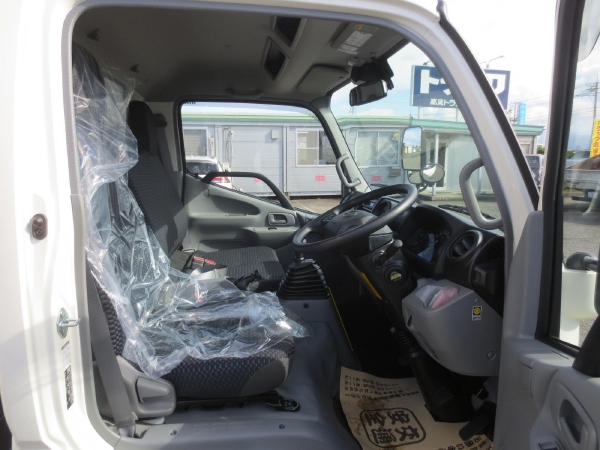 日野デュトロ標準ロングドライバン|中古トラックの販売・買取・査定のアイナビ