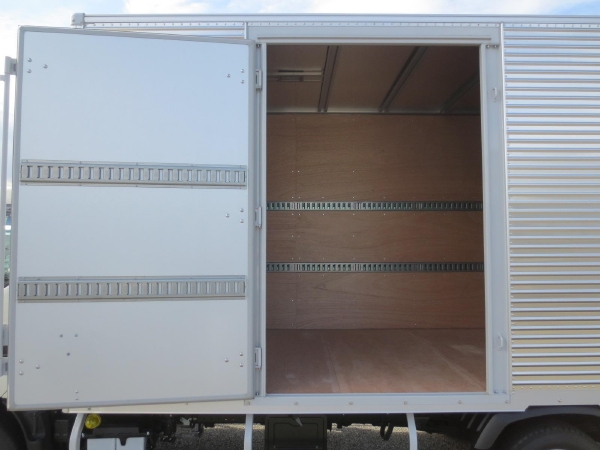 日野デュトロ標準ロングドライバン|中古トラックの販売・買取・査定のアイナビ