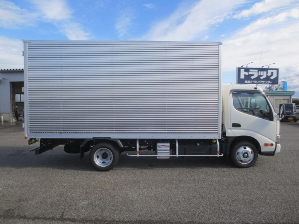日野デュトロ標準ロングドライバン|中古トラックの販売・買取・査定のアイナビ