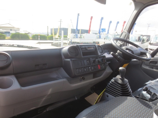 日野デュトロ標準ロングドライバン|中古トラックの販売・買取・査定のアイナビ
