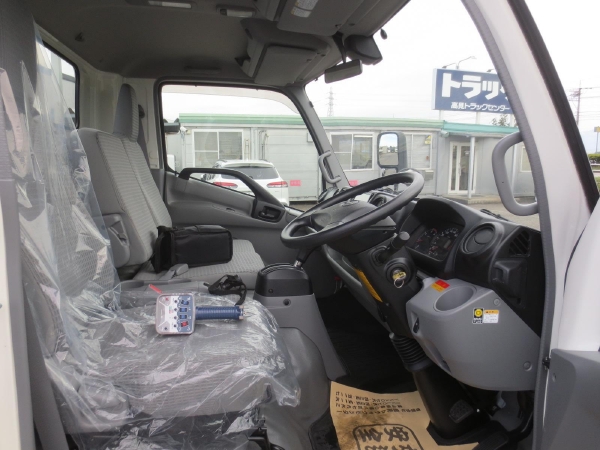 日野デュトロ簡易クレーン付|中古トラックの販売・買取・査定のアイナビ
